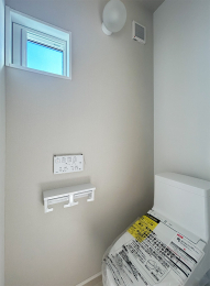 �i���n���ώʐ^�j
���ꂪ���܂�ɂ����t�`���X�݌v�ɁA�������@�\������������d���̃g�C���B
�Z�������ł�������ꂪ�ȒP�ŁA�C�����悭�g�����ԂɎd�オ���Ă��܂��B