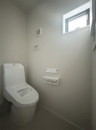 ���n���ώʐ^
�l�������オ��Ǝ����Ő�򂳂��̂ŁA�����Y���h���̂͂������A���G�ꂸ�ɑ���ł��邩��q���ʂ����S�B�t�`���X�œ��X�̑|���̕��S���y�����A�����ȋ�Ԃ�ۂ��₷���A�Ƒ��ɂ��ꂵ���ݔ��ł��B